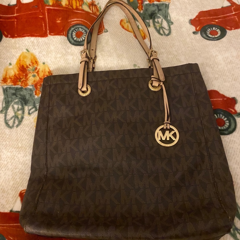 Authentic Michael Kors Tote bag,WILLING TO BARGAIN